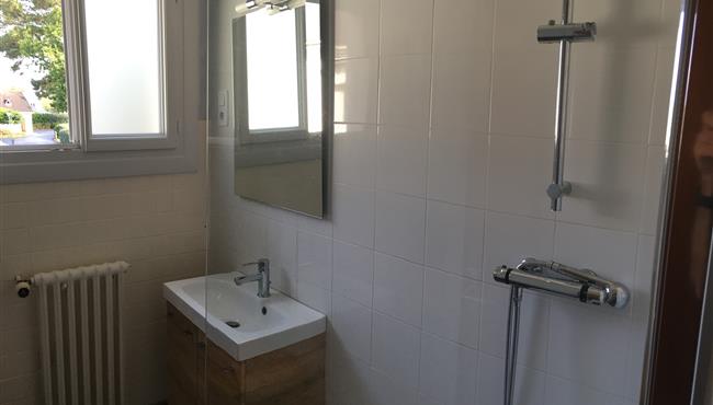 Salle d'eau appartement 6 personnes - camping Kost Ar Moor