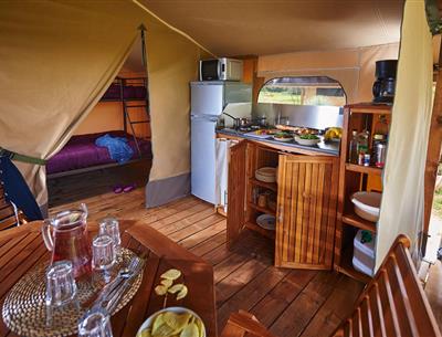 camping kost-ar-moor - cuisine équipée tente locative