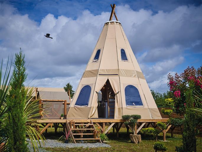 tipi  vue extérieure glamping fouesnant