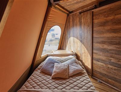 glamping fouesnant bretagne sud tipi chambre parents